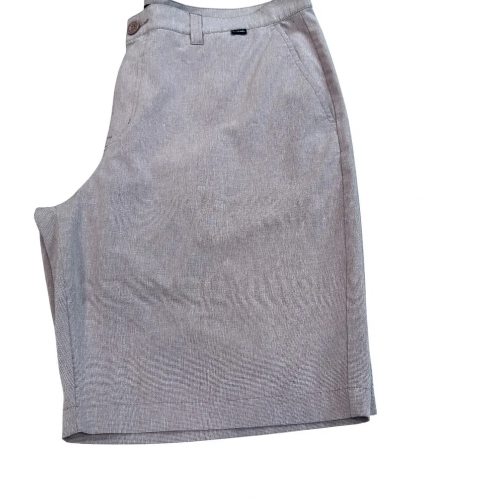 Travis Mathew Size 38 Tan Golf Shorts Polyester Blend 10 inch Inseam Light